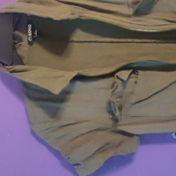 Tops Bundle - Picture 5 of 9